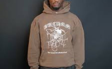 Level Up Your Look for 2025 with Sp5der Streetwear