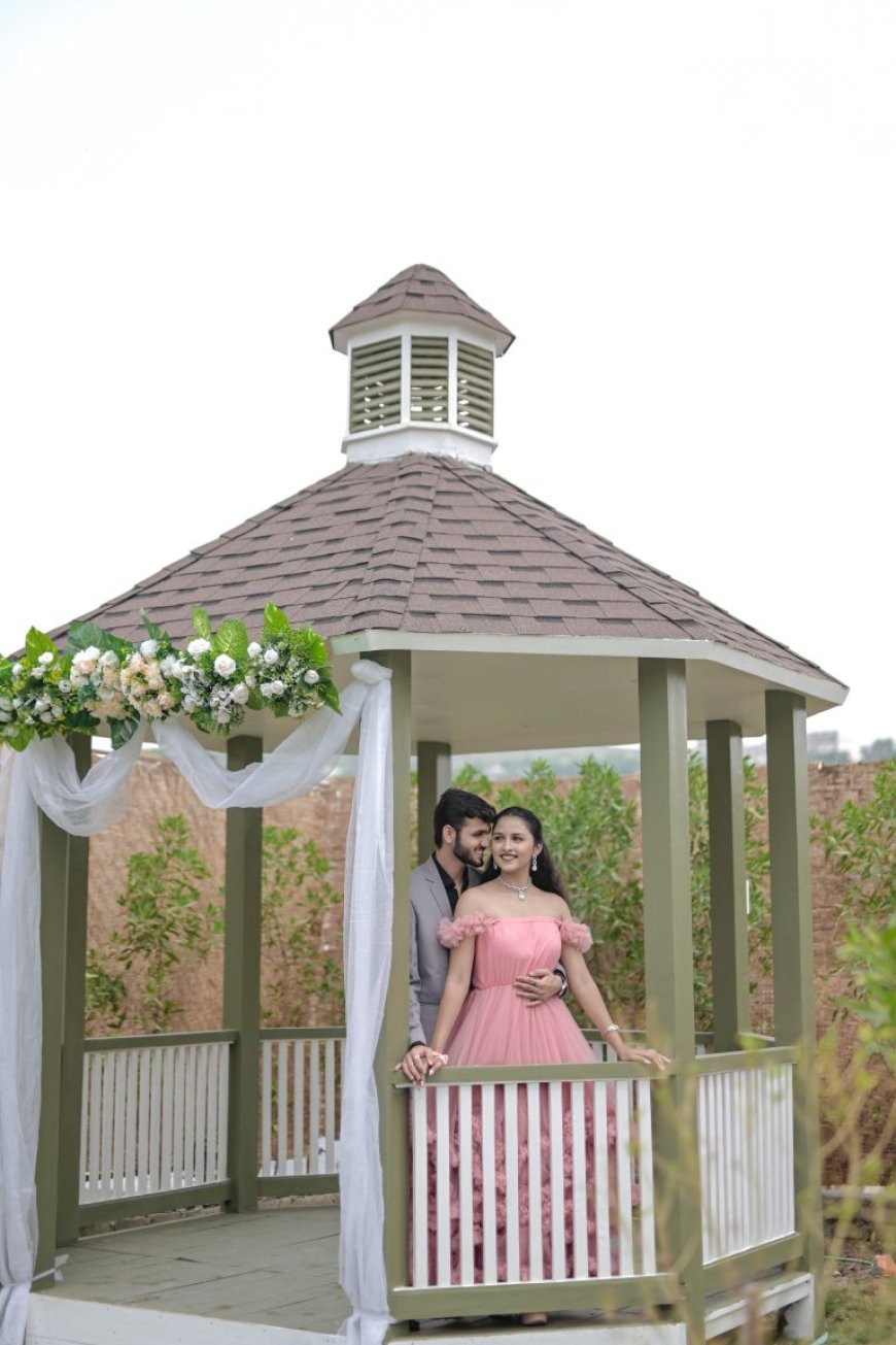 The Pixel City – Perfect Maternity Shoot Location in Pune & Pre-Wedding Photoshoot Destination in Maharashtra