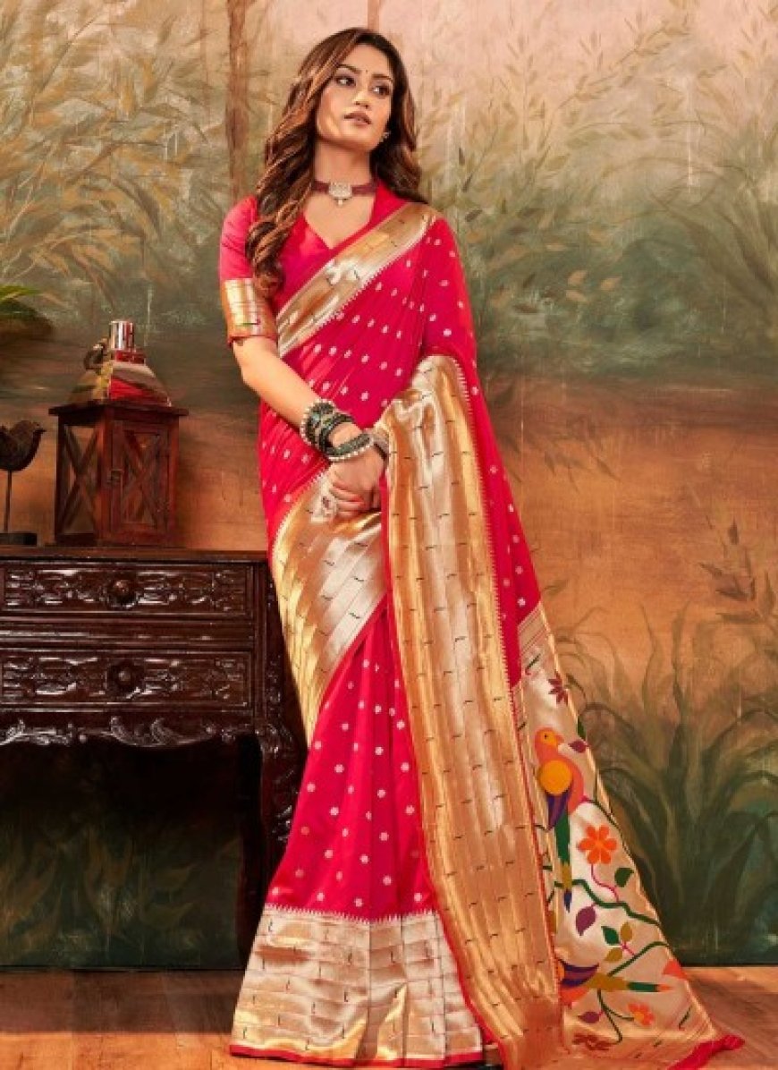 How Do Paithani Saree Manufacturers in Maharashtra Ensure Quality And Comfort?